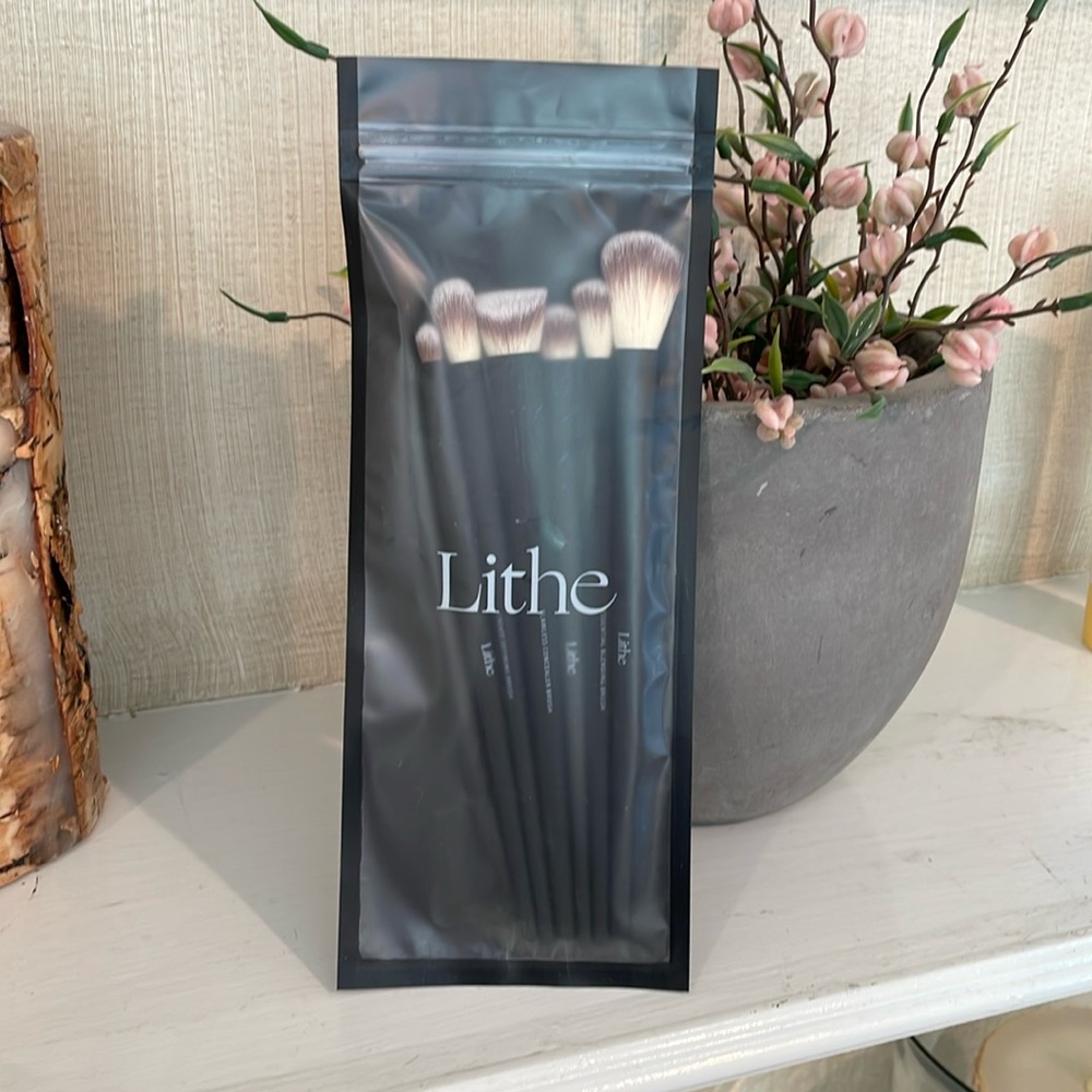 Lithe~Everyday 6 Piece Assorted Cosmetic Brush Set~Highlighter~Concealer etc~NIP